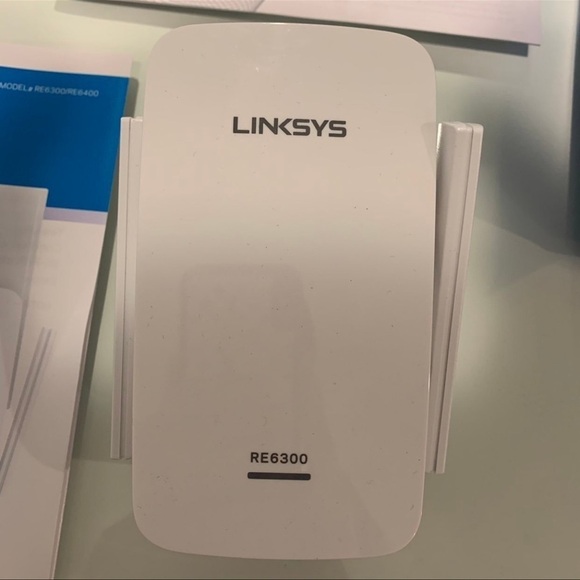 Linksys Wifi Extender - Picture 4 of 5